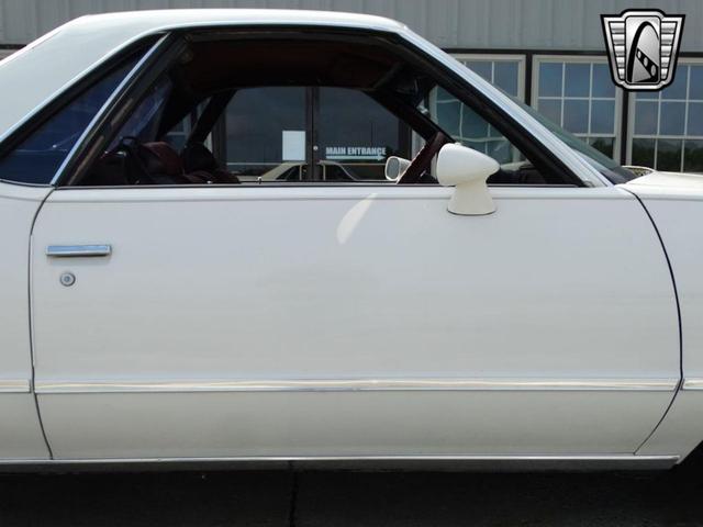 Photo of 1985 White Chevrolet El Camino
