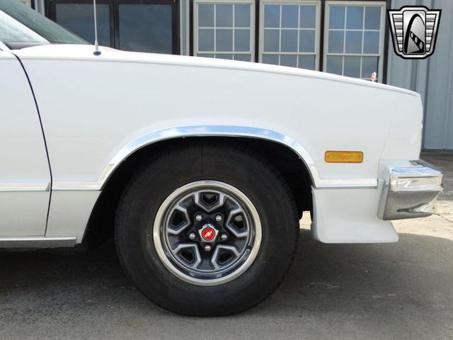 Photo of 1985 White Chevrolet El Camino