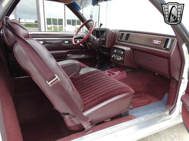 Photo of 1985 White Chevrolet El Camino