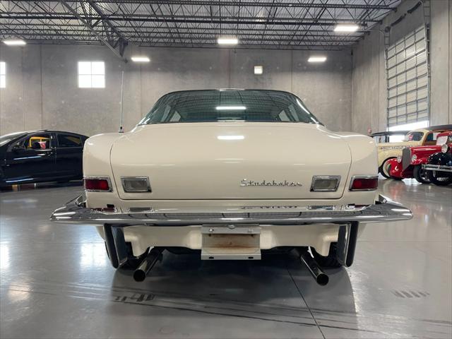 Photo of 1963 White Studebaker Avanti