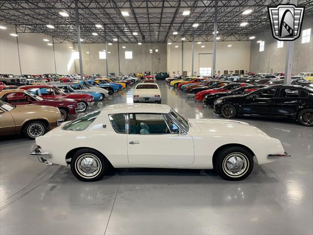Photo of 1963 White Studebaker Avanti