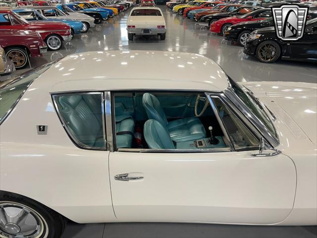 Photo of 1963 White Studebaker Avanti