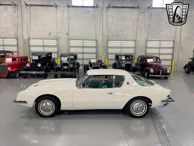 Photo of 1963 White Studebaker Avanti