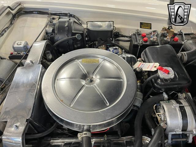 Photo of 1963 White Studebaker Avanti