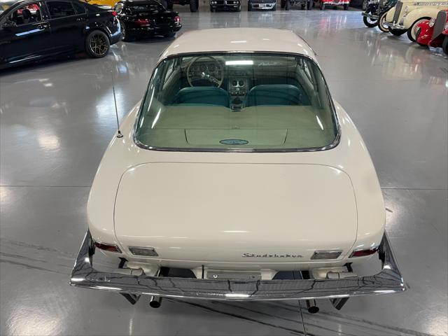 Photo of 1963 White Studebaker Avanti