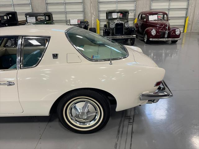Photo of 1963 White Studebaker Avanti