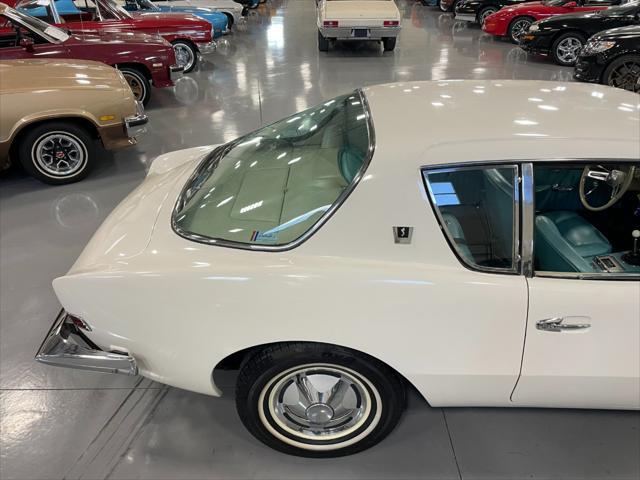 Photo of 1963 White Studebaker Avanti