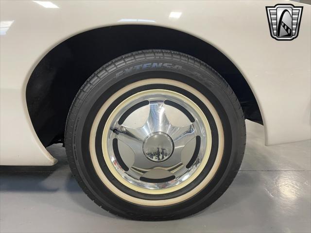 Photo of 1963 White Studebaker Avanti
