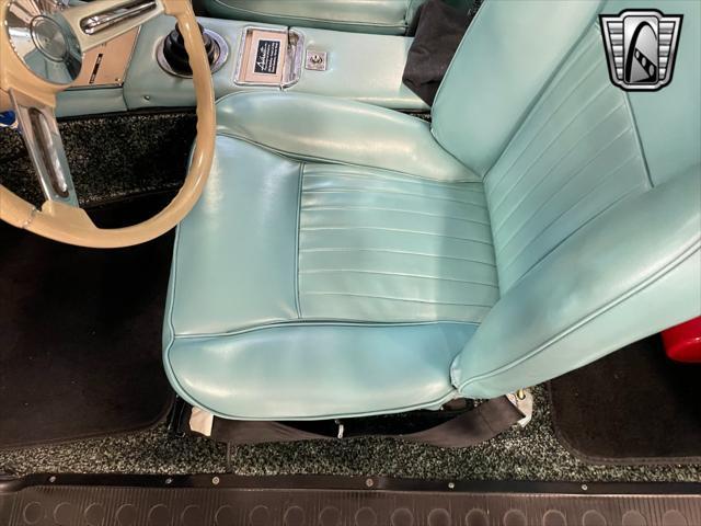 Photo of 1963 White Studebaker Avanti