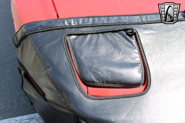 Photo of 1988 Red Porsche 944