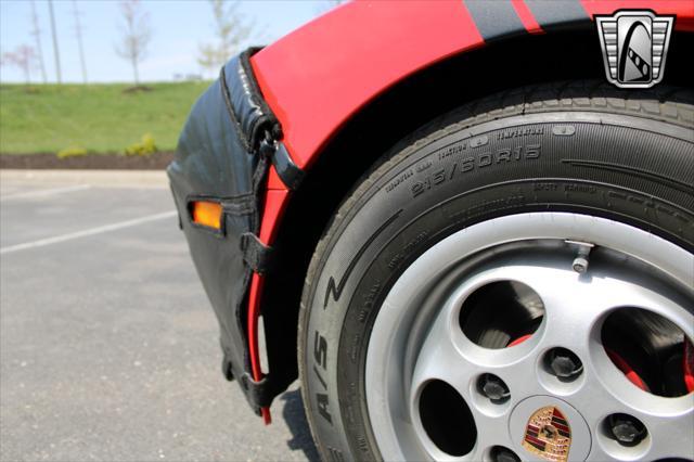 Photo of 1988 Red Porsche 944