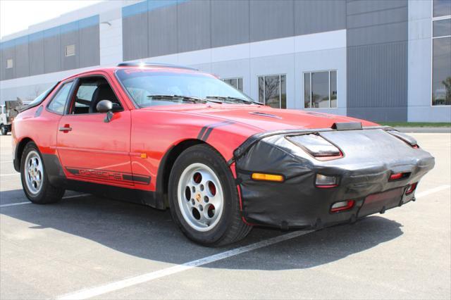 Photo of 1988 Red Porsche 944
