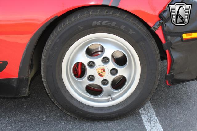 Photo of 1988 Red Porsche 944