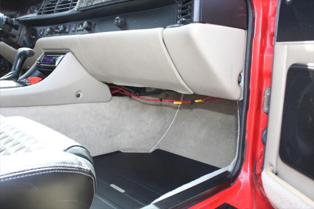Photo of 1988 Red Porsche 944
