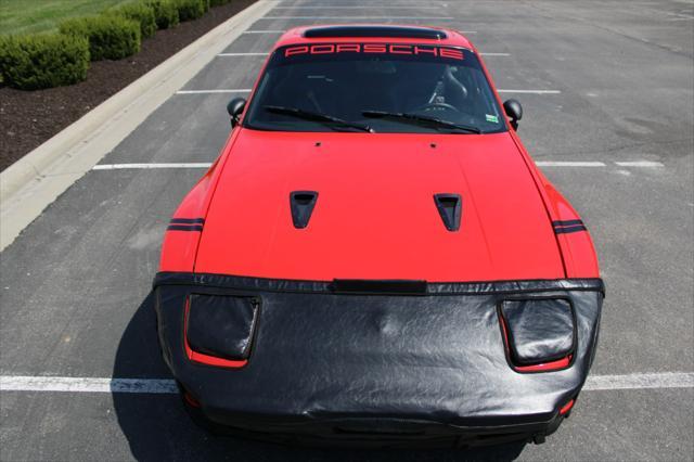 Photo of 1988 Red Porsche 944