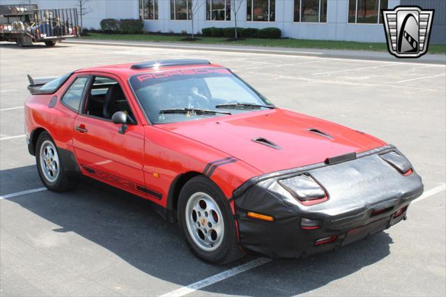 Photo of 1988 Red Porsche 944