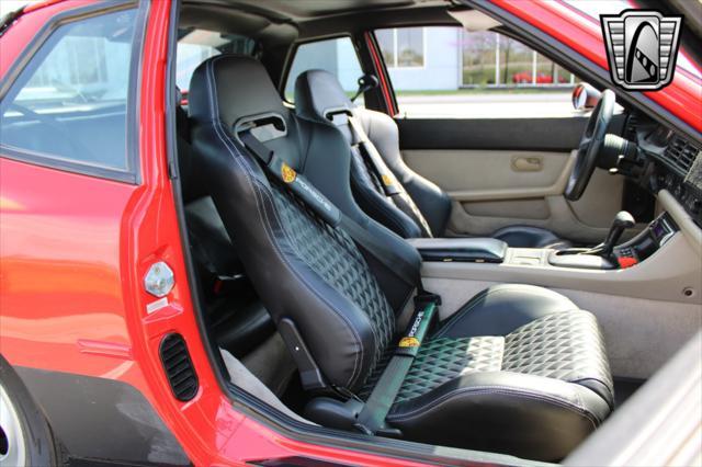 Photo of 1988 Red Porsche 944