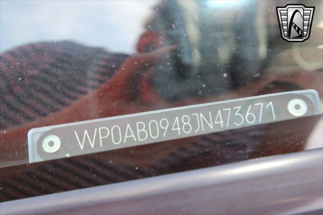 Photo of 1988 Red Porsche 944