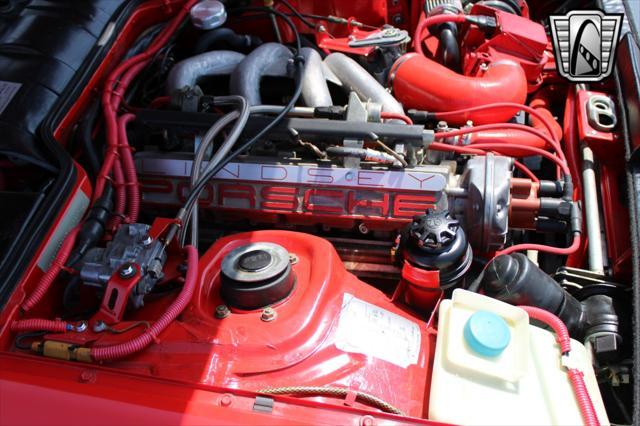 Photo of 1988 Red Porsche 944