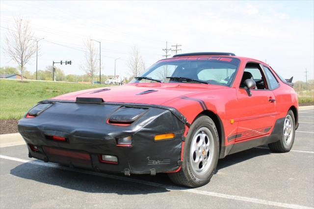 Photo of 1988 Red Porsche 944