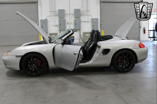 Photo of 2001 Gray Porsche Boxster