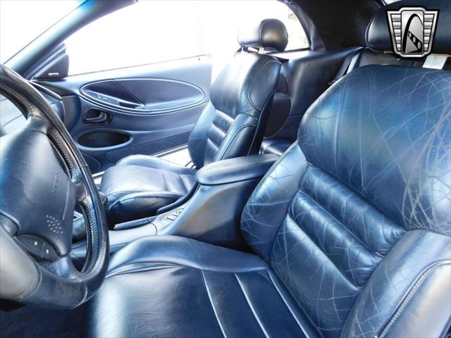 Photo of 1997 White Ford Mustang