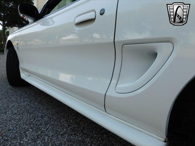 Photo of 1997 White Ford Mustang