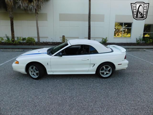 Photo of 1997 White Ford Mustang