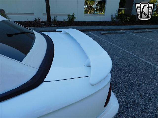 Photo of 1997 White Ford Mustang