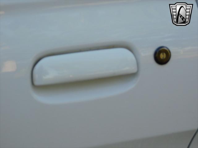 Photo of 1997 White Ford Mustang