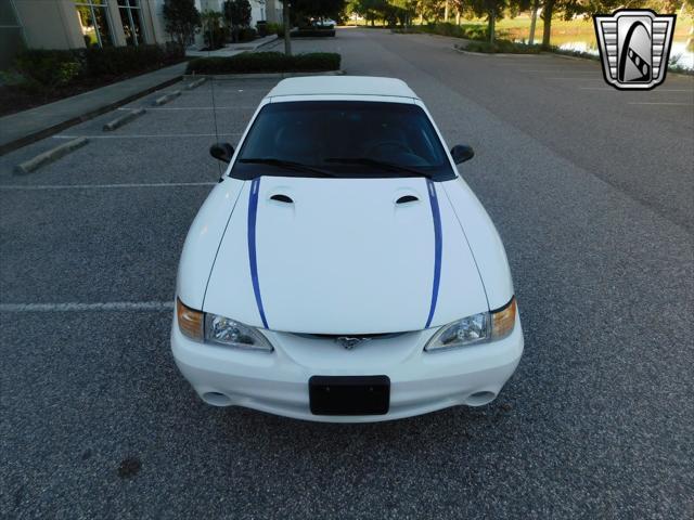 Photo of 1997 White Ford Mustang