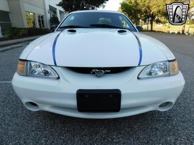 Photo of 1997 White Ford Mustang