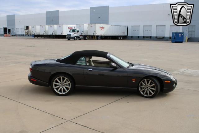 Photo of 2006 Grey Jaguar XKR