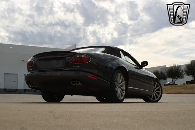 Photo of 2006 Grey Jaguar XKR