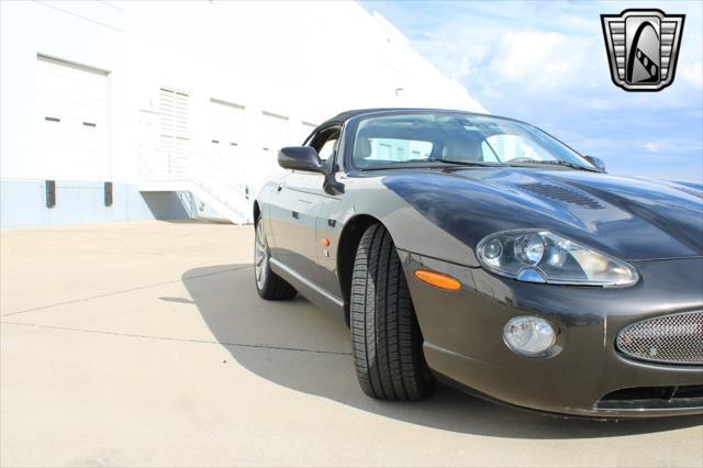 Photo of 2006 Grey Jaguar XKR