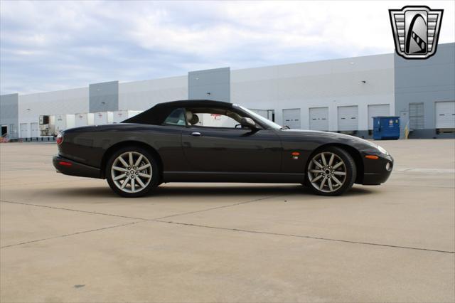 Photo of 2006 Grey Jaguar XKR