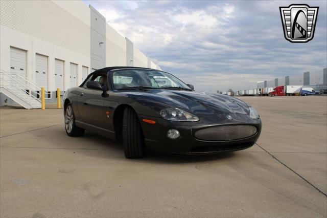 Photo of 2006 Grey Jaguar XKR