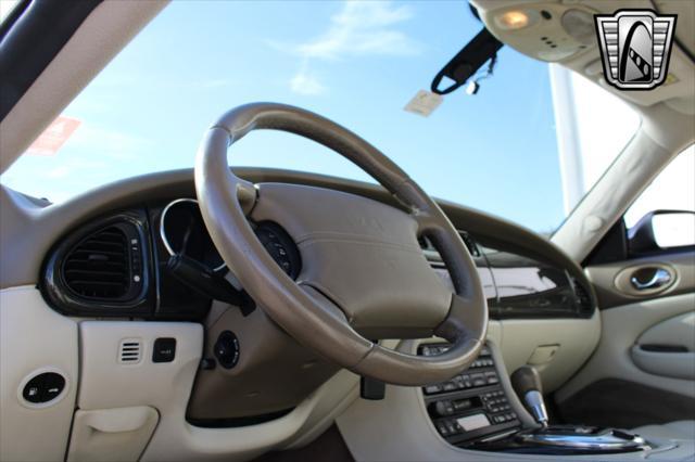 Photo of 2006 Grey Jaguar XKR
