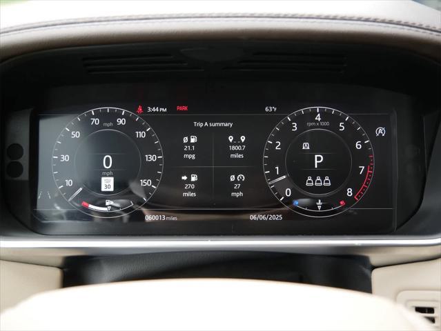 Photo of 2021 White Land Rover Range Rover