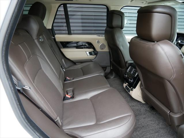 Photo of 2021 White Land Rover Range Rover