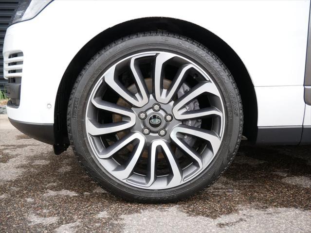 Photo of 2021 White Land Rover Range Rover