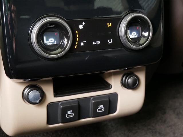 Photo of 2021 White Land Rover Range Rover