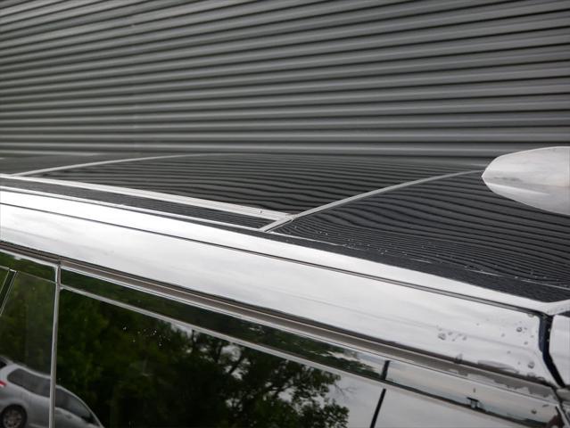Photo of 2021 White Land Rover Range Rover