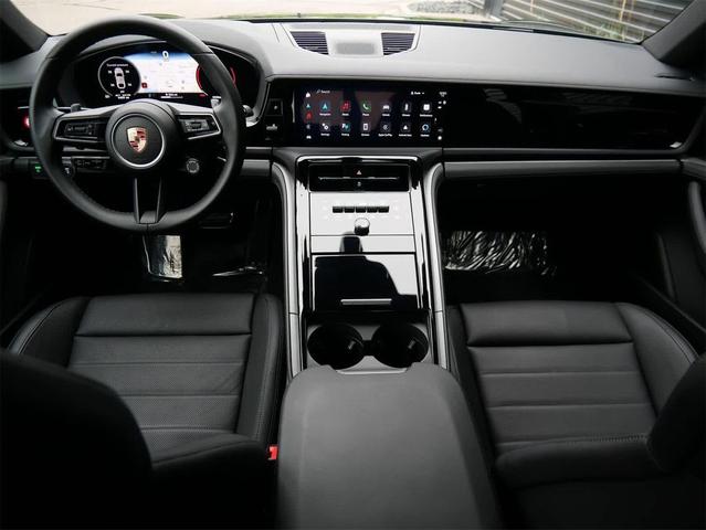 Photo of 2024 Green Porsche Panamera