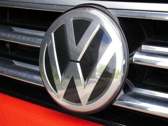 Photo of 2018 Habanero Orange Metallic Volkswagen Tiguan