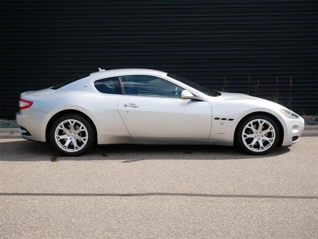 Photo of 2011 Silver Maserati GranTurismo