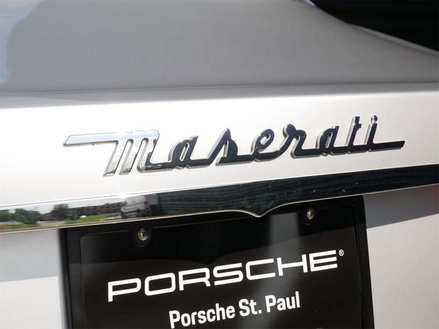 Photo of 2011 Silver Maserati GranTurismo