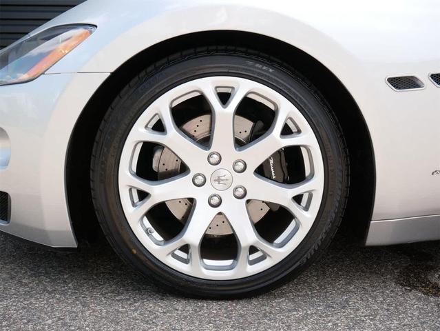 Photo of 2011 Silver Maserati GranTurismo