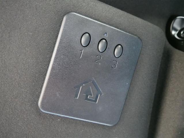 Photo of 2011 Silver Maserati GranTurismo