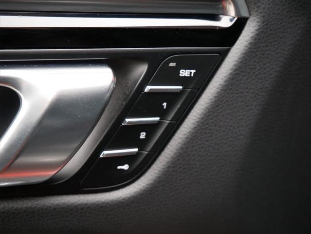 Photo of 2024 Orange Porsche Macan